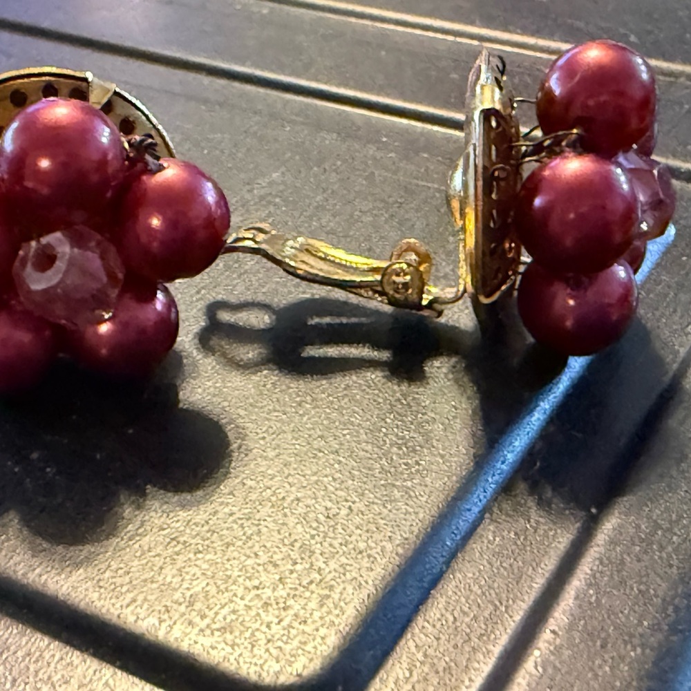 Elegant Pearl Cluster ClipOn Earrings